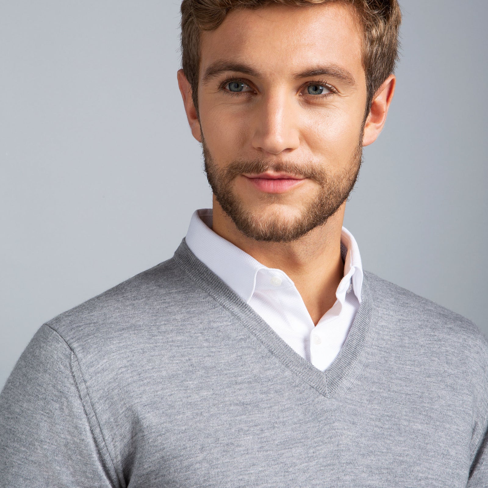 Extra Fine Merino V-Neck in Light Grey - Made in Italy | Filofino